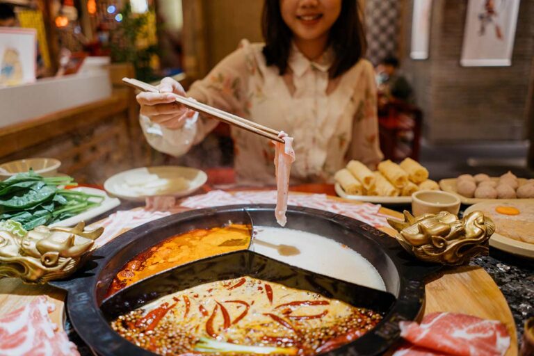 10 of the most popular dishes in China 6 Chinese Hot Pot 768X512 1
